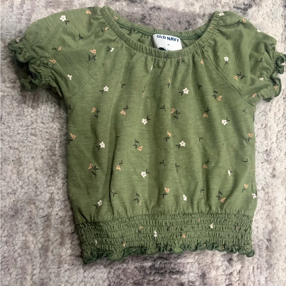 Toddler Girl Old Navy Green Floral Top size 3t Preowned